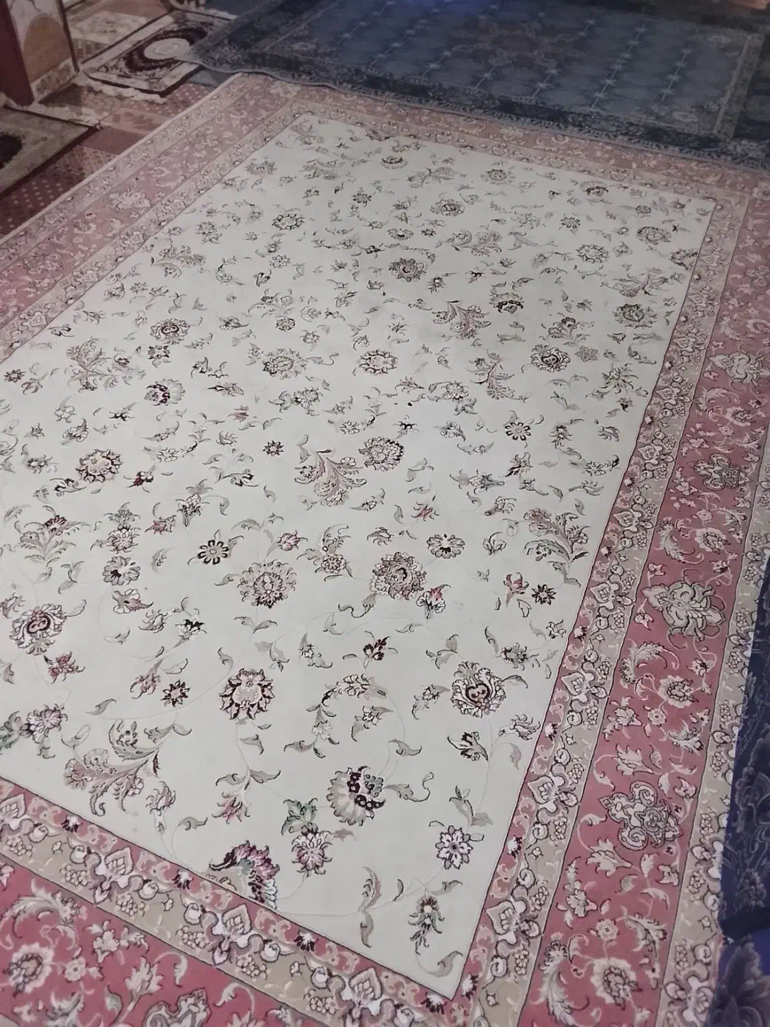 قالی نو به قیمت توافقی.  12متری|فرش|چابهار, |دیوار