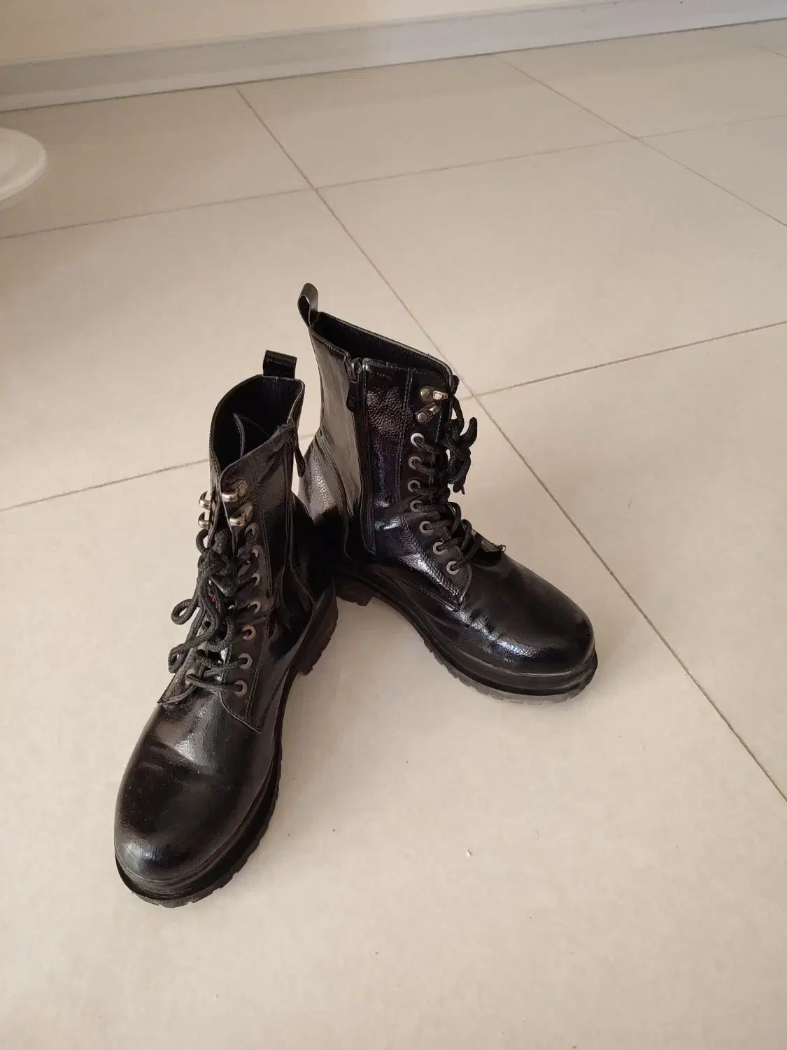 بوت مشکی سایز 40 با لژ بسیار سبک و نرم و راحت|کیف، کفش، کمربند|کرج, شهرک طالقانی|دیوار