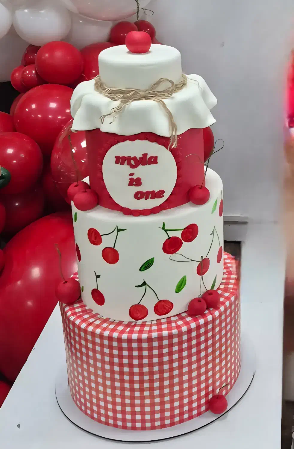 ماکت کیک سه طبقه تولد طرح گیلاس|مجسمه، تندیس، ماکت|تهران, زرکش|دیوار