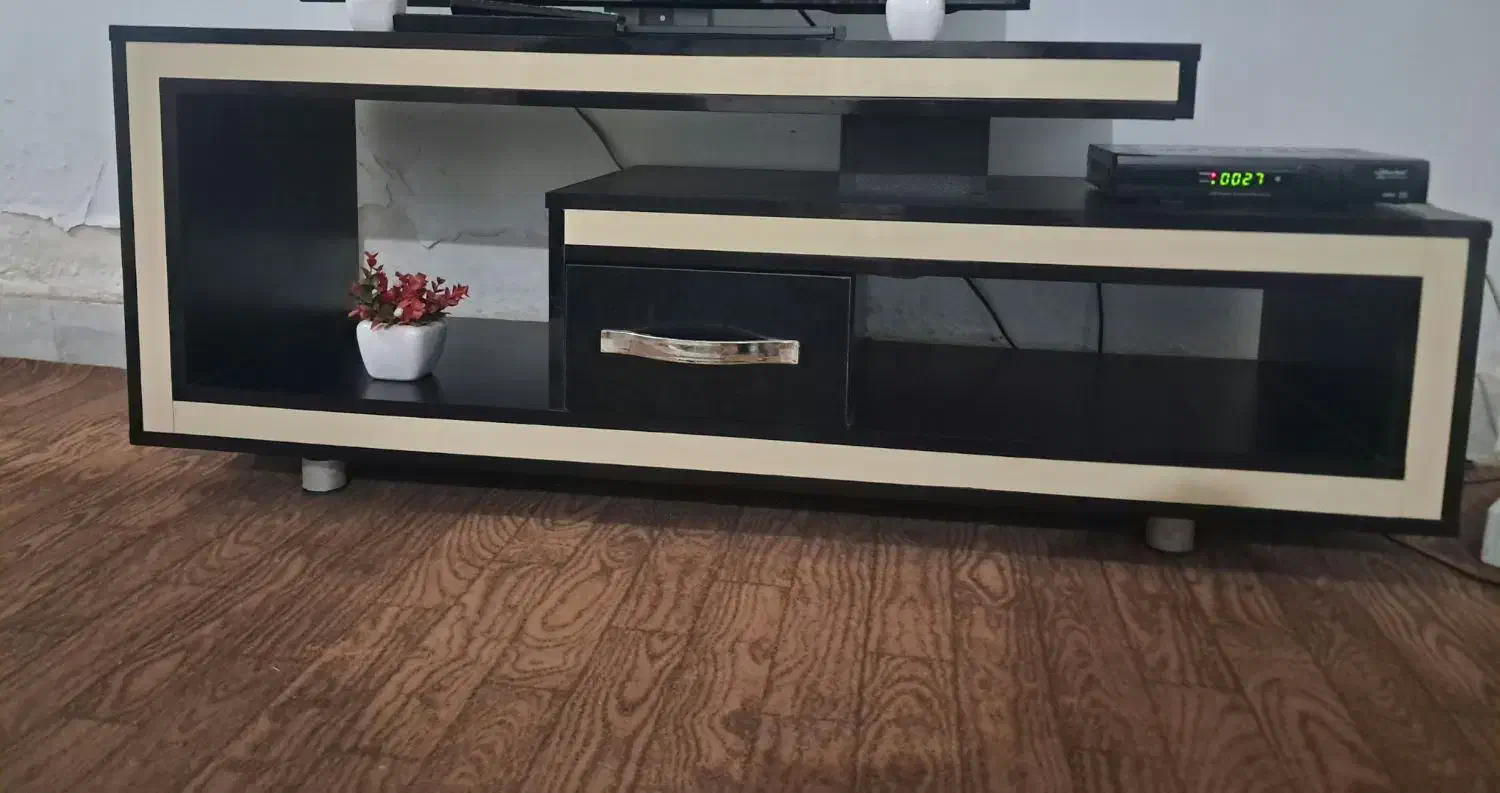 به‌فروش‌می‌رسدبه‌علت‌جابجایی‌|عمده‌فروشی|اشتهارد, |دیوار