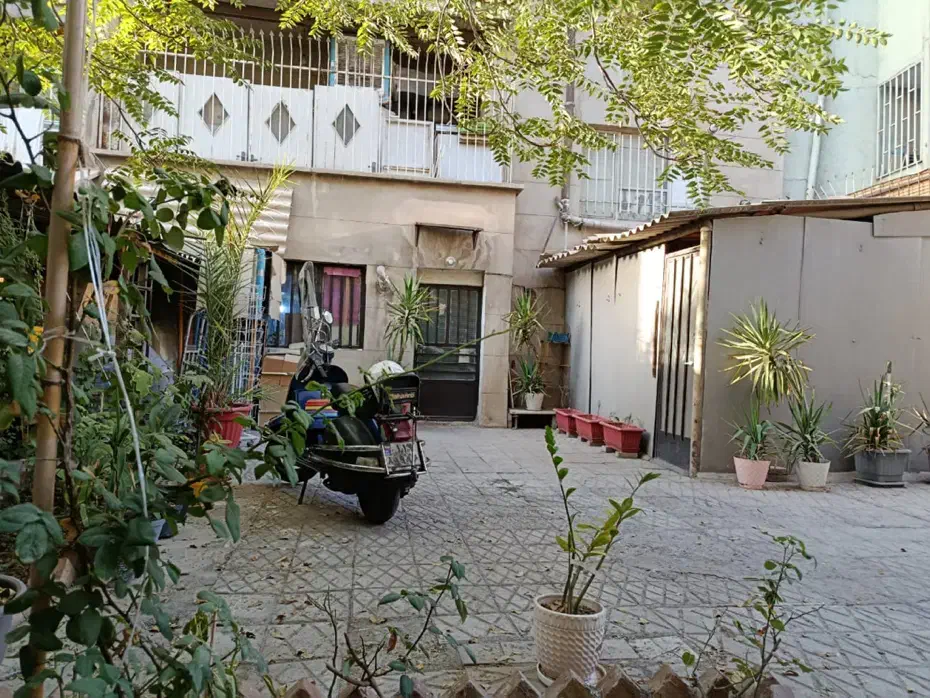 ۱۱۰ متر حیاط دار مستقل بی نظیر فروشی|فروش خانه و ویلا|تهران, فلسطین (میدان انقلاب)|دیوار