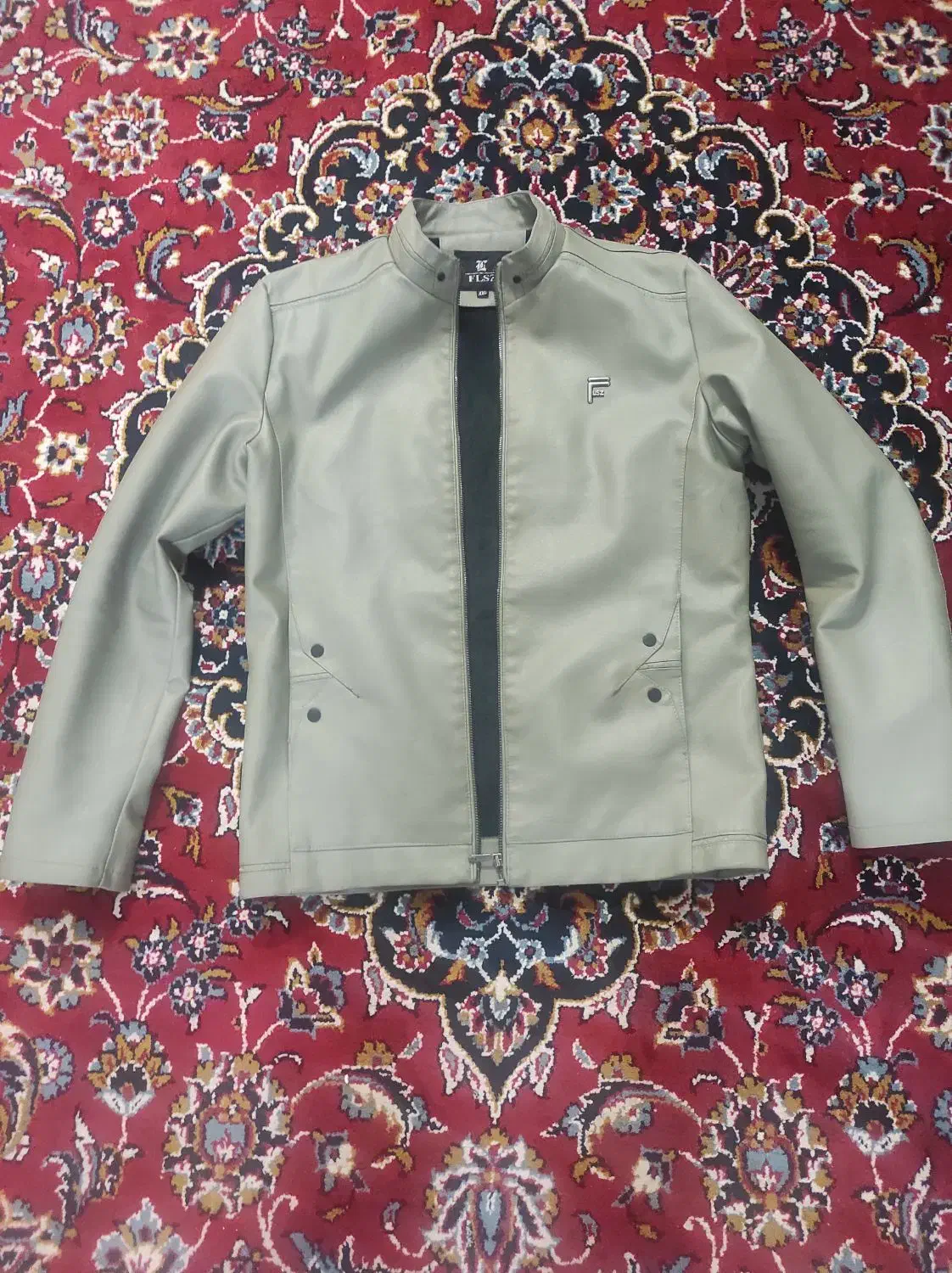 کاپشن چرم نو|لباس|نیشابور, بزرگمهر|دیوار