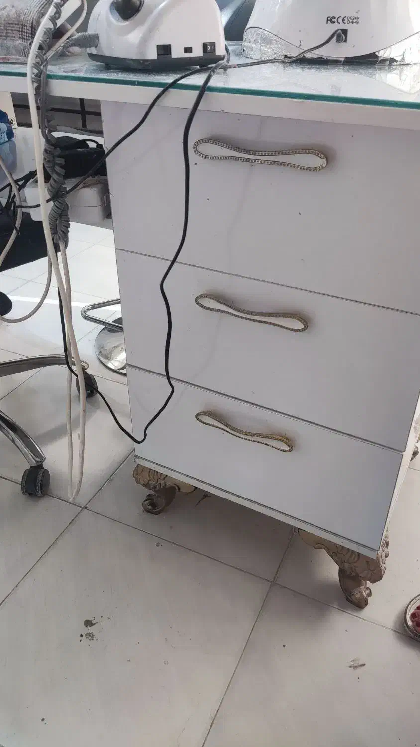 میز ناخن|آرایشگاه و سالنهای زیبایی|شیراز, میانرود|دیوار