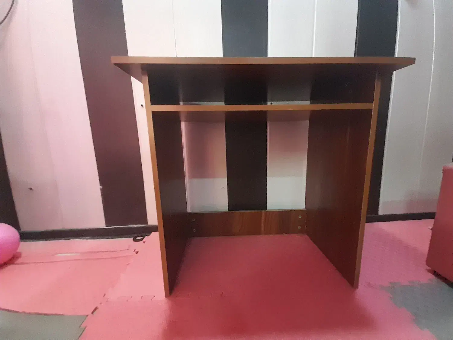 میز تحریر کم جا سالم|میز تحریر و کامپیوتر|کرج, گلشهر|دیوار