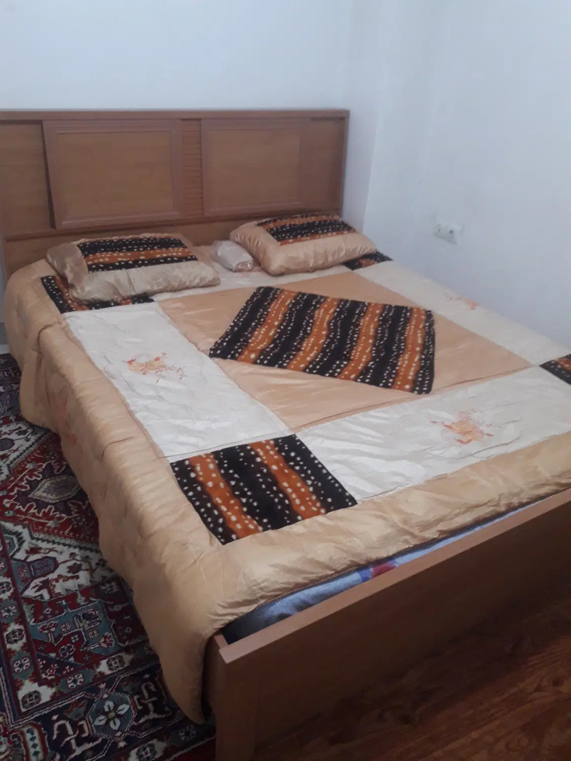 اجاره|اجارهٔ کوتاه‌مدت آپارتمان و سوئیت|رشت, نخودچر|دیوار
