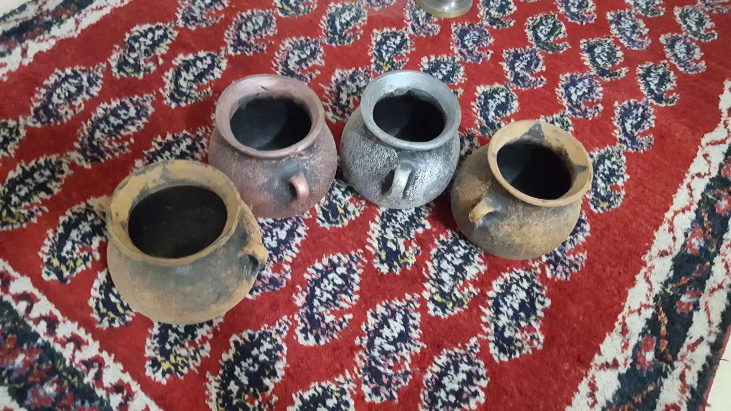 ۴ عدد گلدان پتینه زیبا و جنس محکم|صنایع دستی و سایر لوازم تزئینی|شیراز, شهرک گلستان شمالی|دیوار