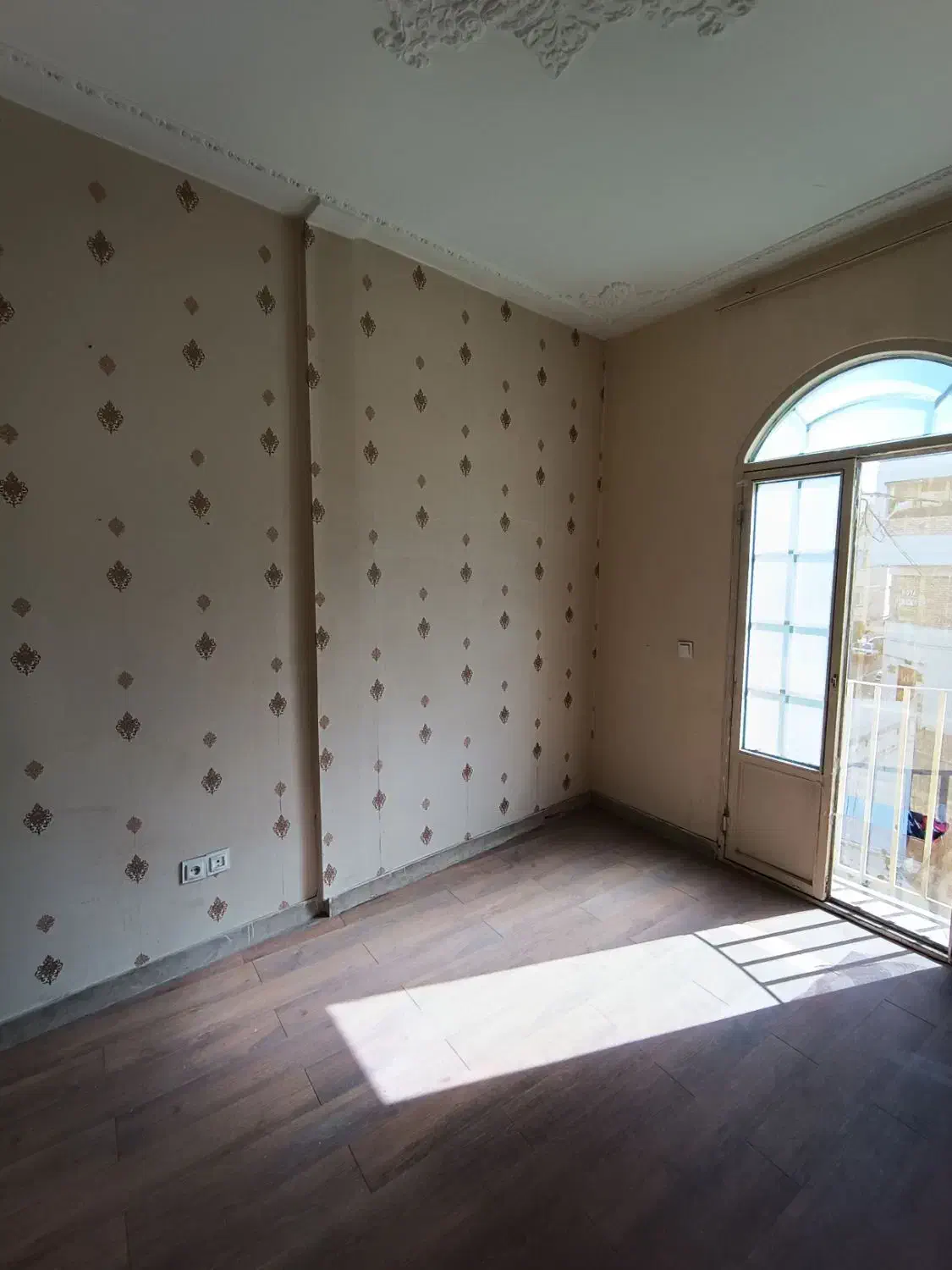 بر بوستان سعدی ۴۰متر طبقه اول|فروش آپارتمان|تهران, اسکندری|دیوار