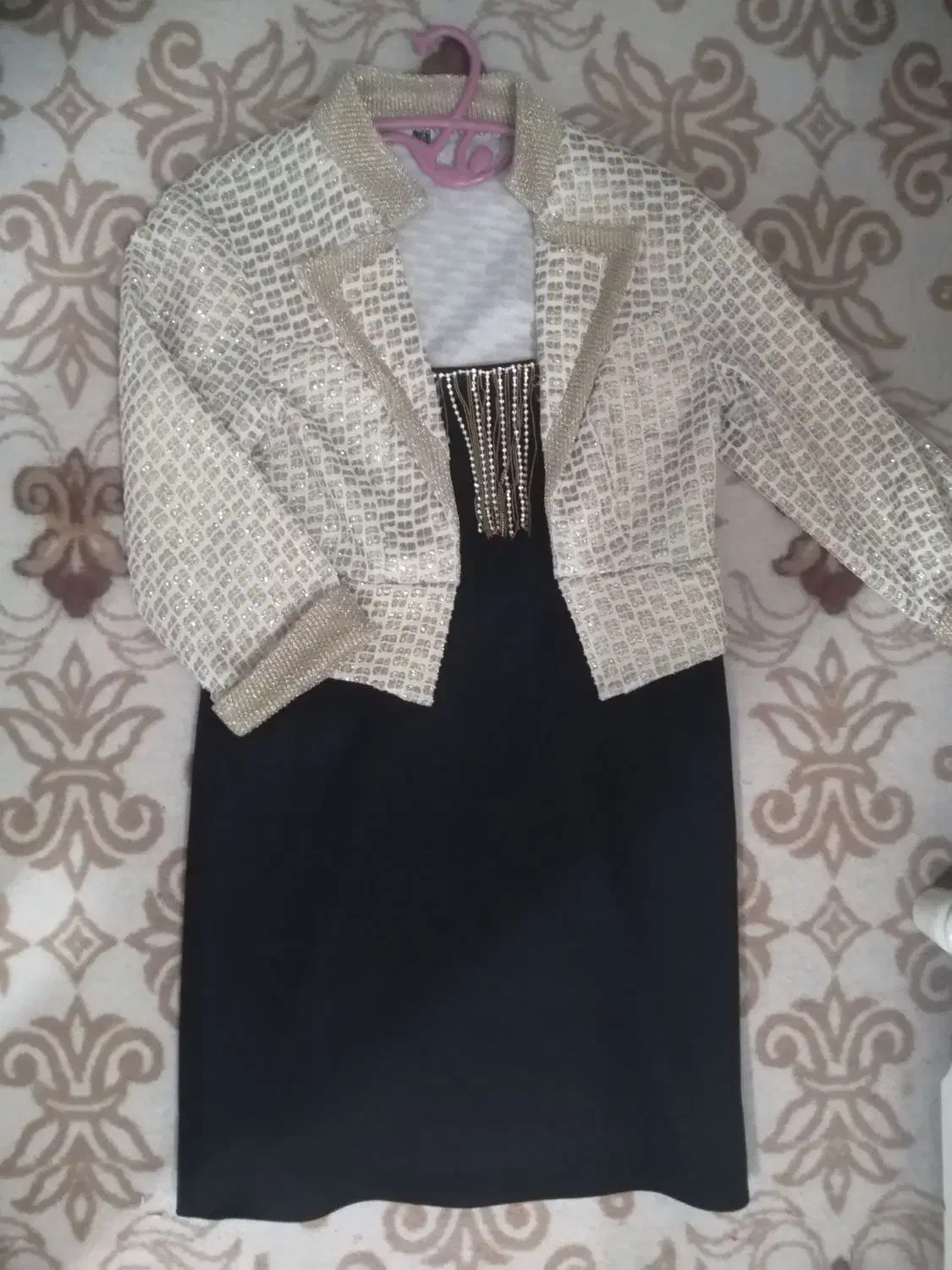 لباس مجلسی|لباس|شیروان (خراسان), |دیوار