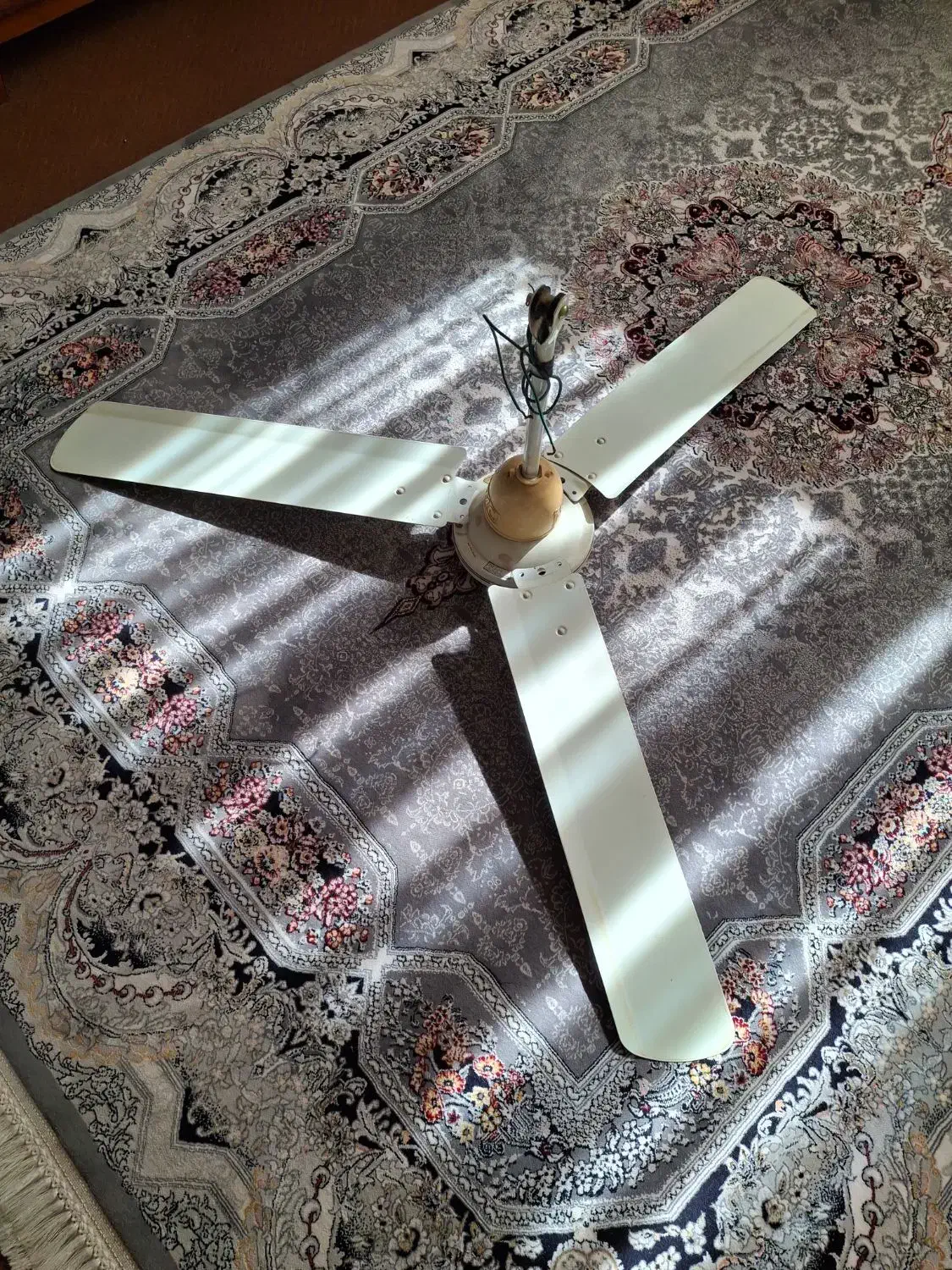 پنکه سقفی|پنکه و تصفیه‌کنندهٔ هوا|فولادشهر, B7|دیوار