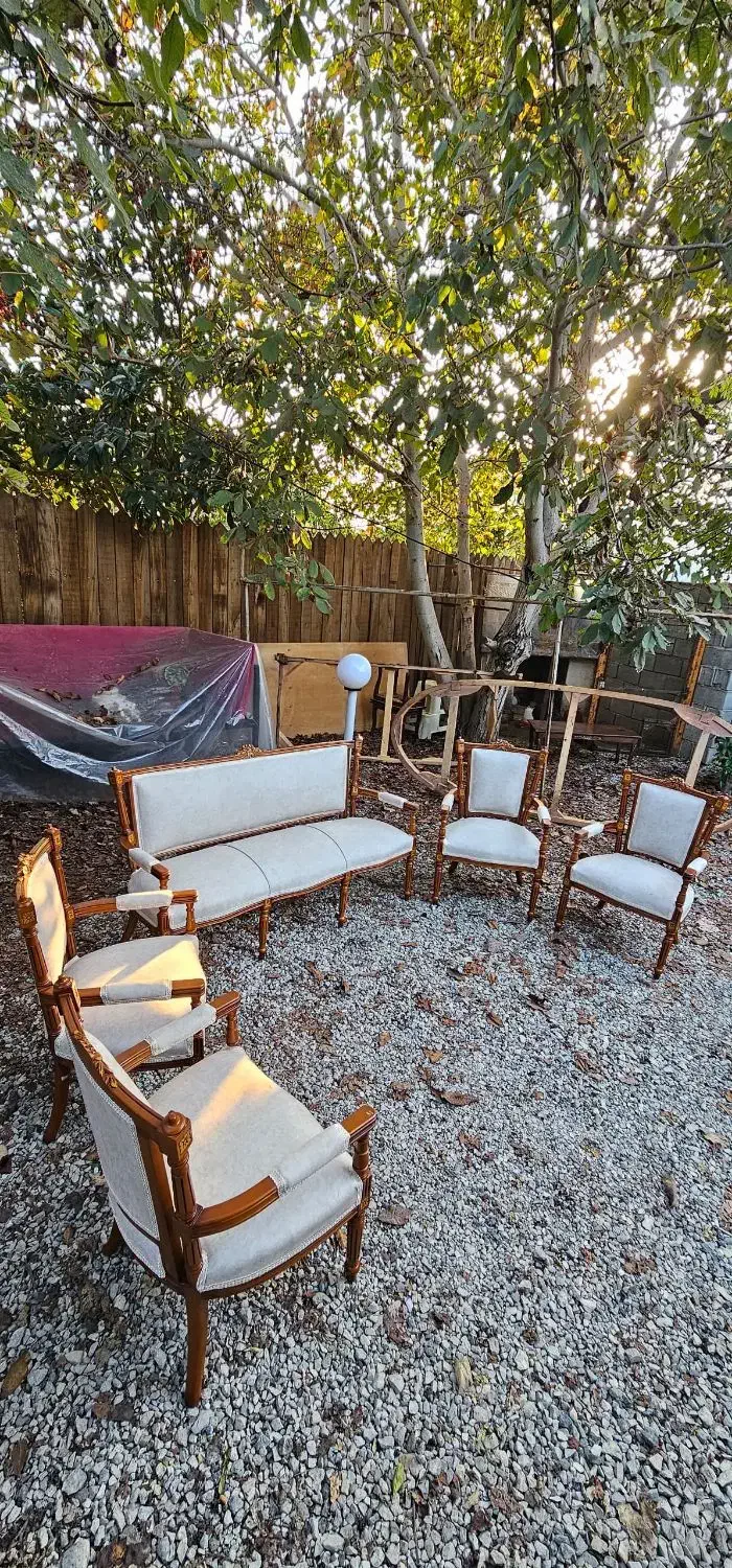 مبل زیبای نیو کلاسیک نصف قیمت|مبلمان خانگی و میز عسلی|محمودآباد, |دیوار