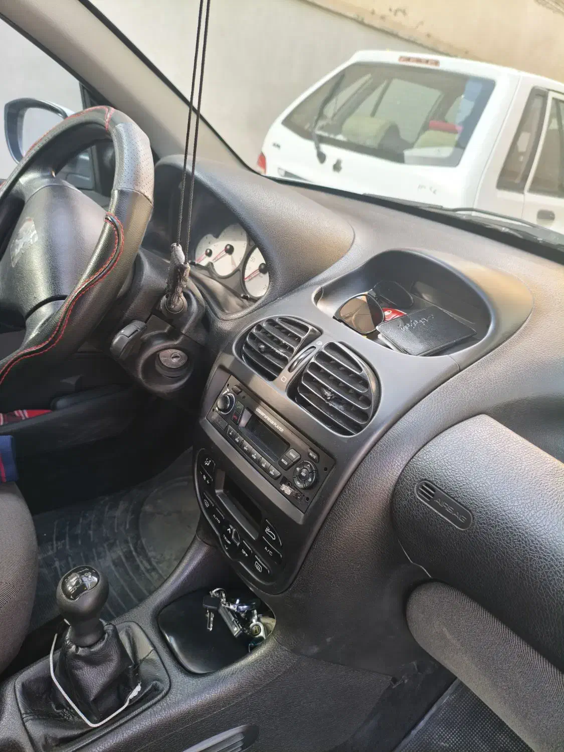 207 مدل tu5 1401 کم کار|خودرو سواری و وانت|یزد, |دیوار