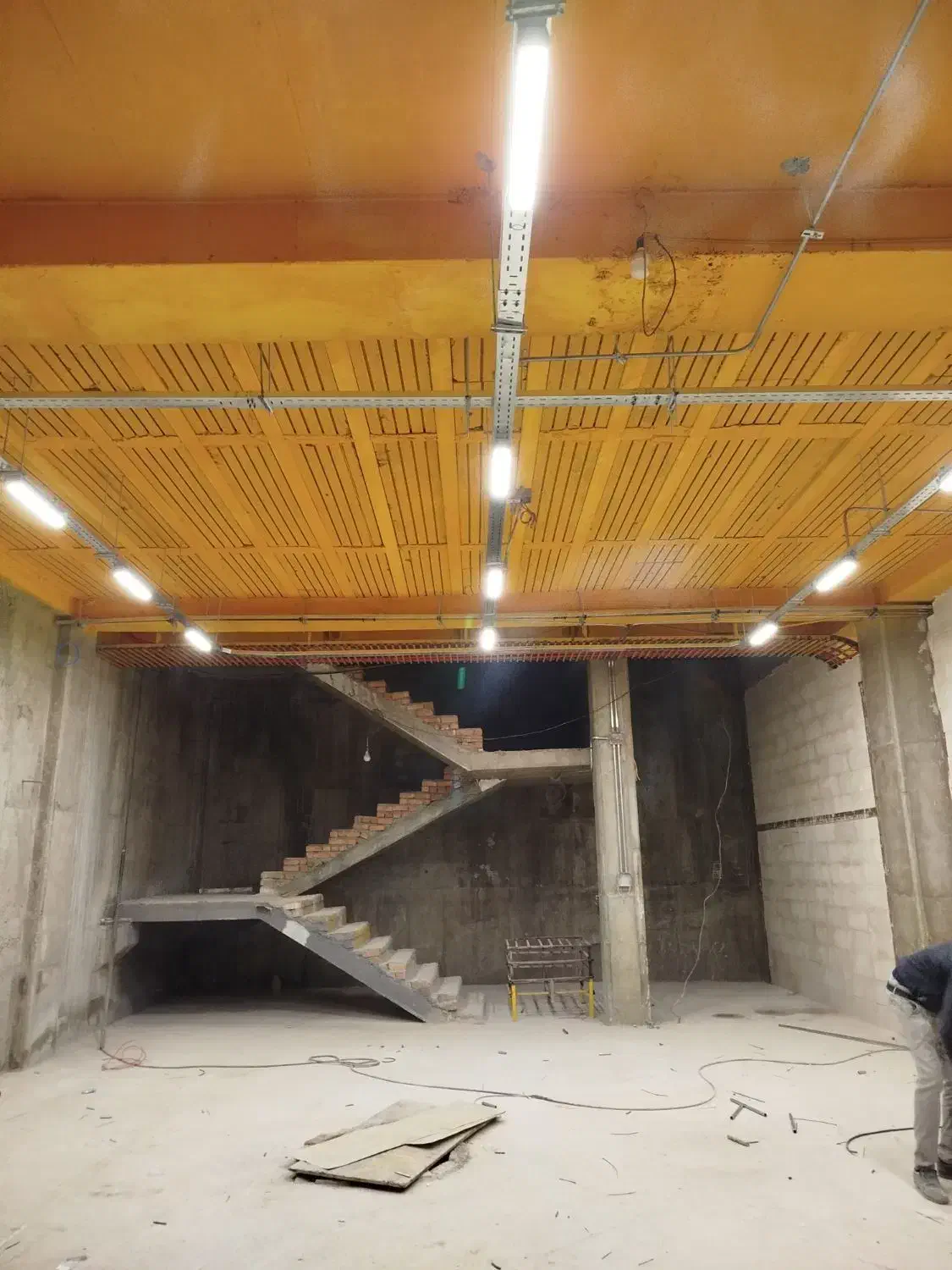 برقکار صنعت و ساختمان آیفون کولر لوستر برق کار|خدمات پیشه و مهارت|سنندج, |دیوار