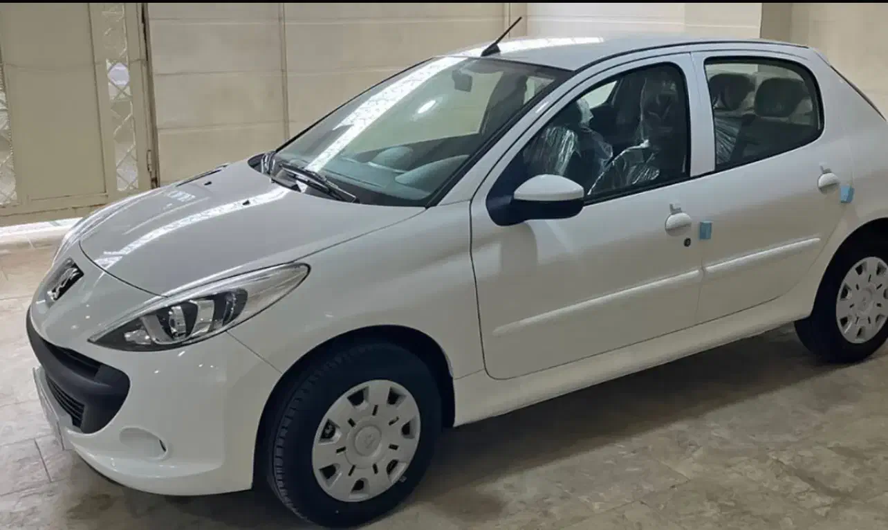 پژو ۲۰۷ آی سفید صفر کیلومتر ۱۴۰۴|خودرو سواری و وانت|ارومیه, |دیوار