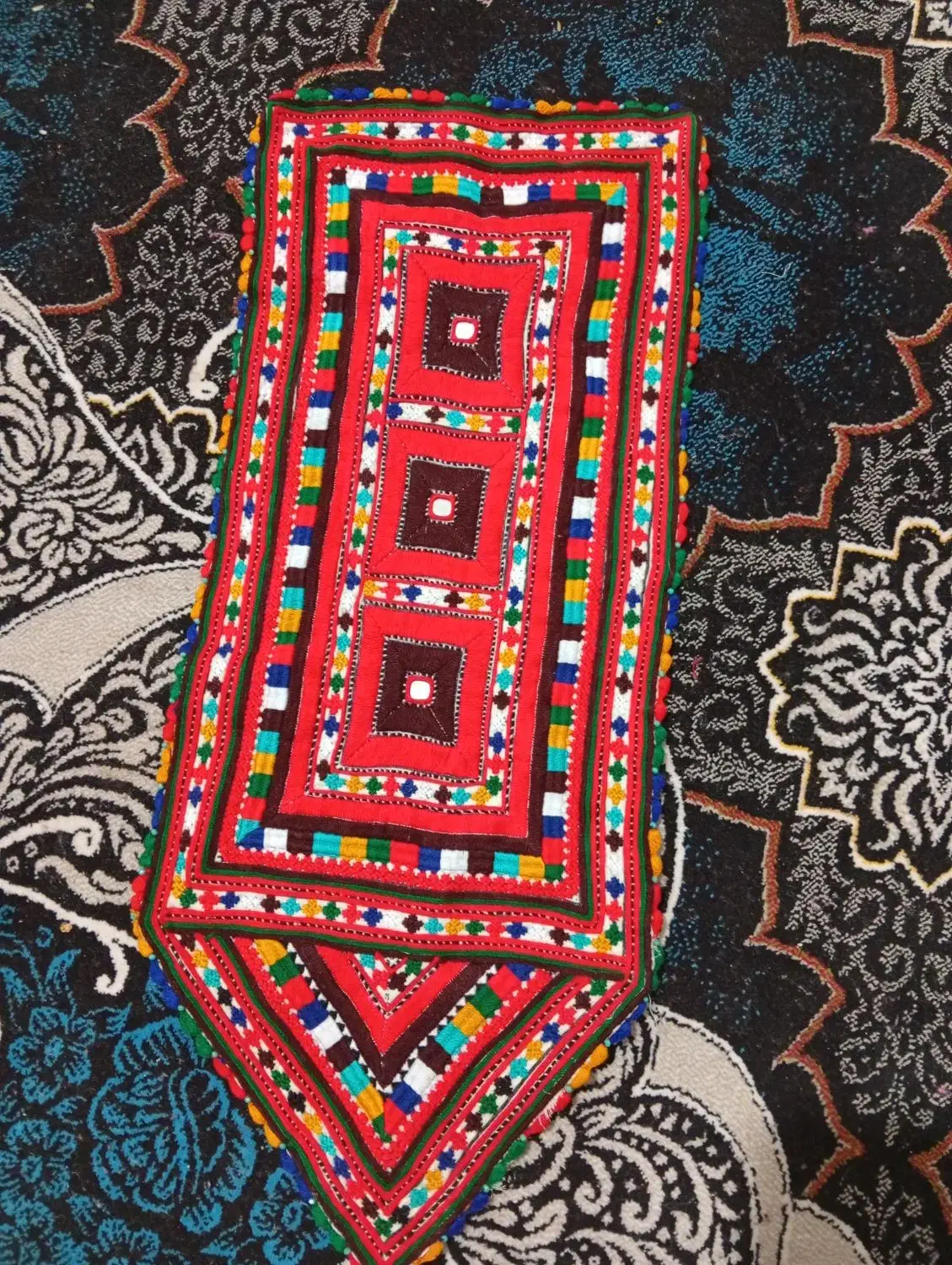 زیاستین|لباس|خاش, |دیوار