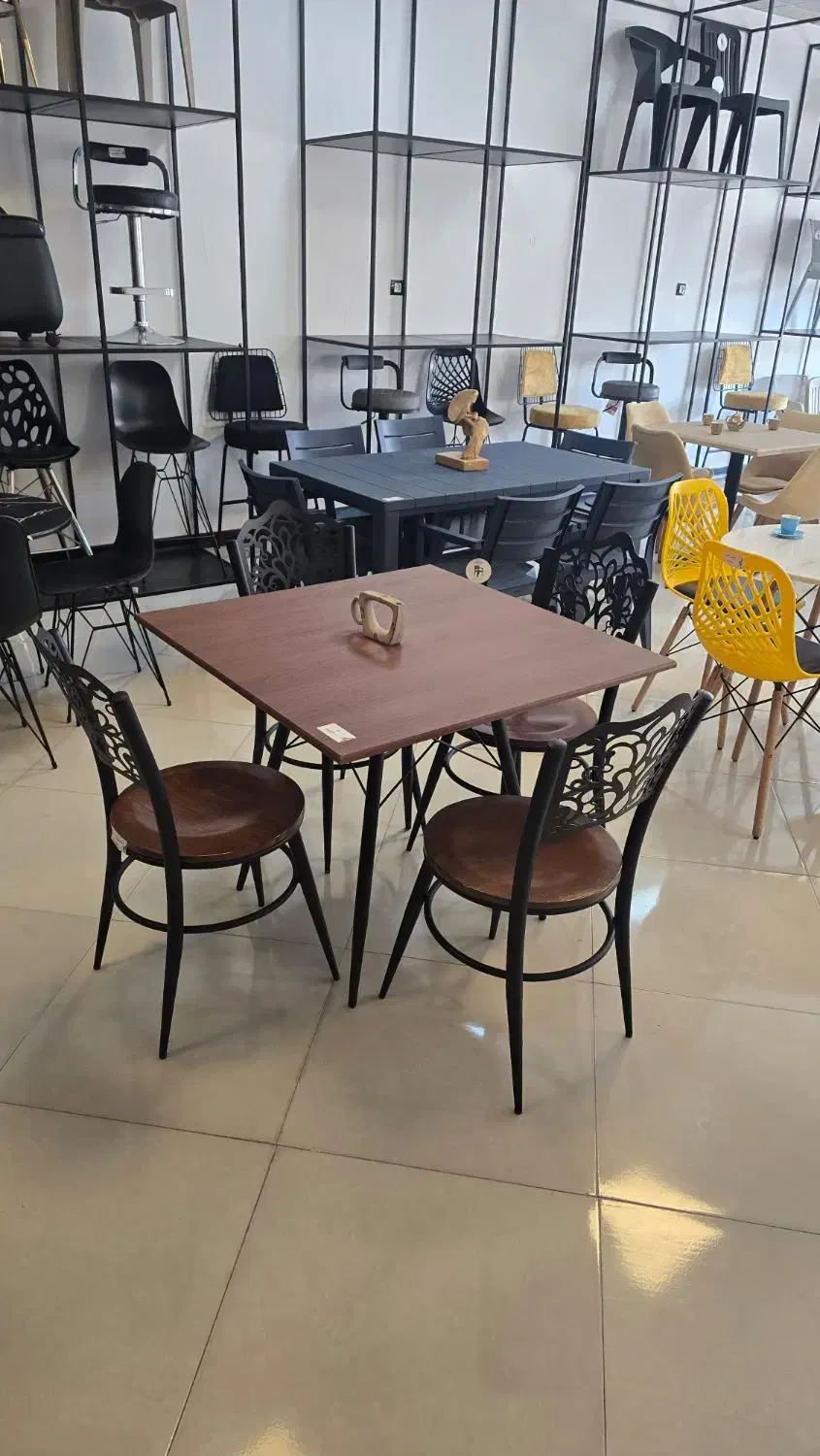 میزو صندلی غذاخوری فلزی|میز و صندلی غذاخوری|یزد, |دیوار