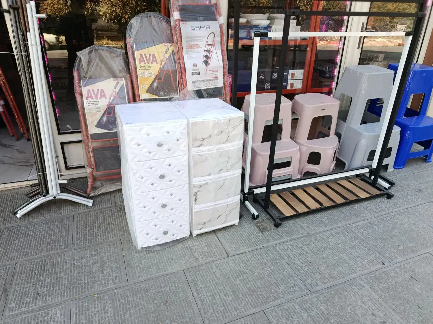 رگال لباس و فایل و نردبان تخت سیسمونی نوزاد|فروشگاه و مغازه|ارومیه, |دیوار