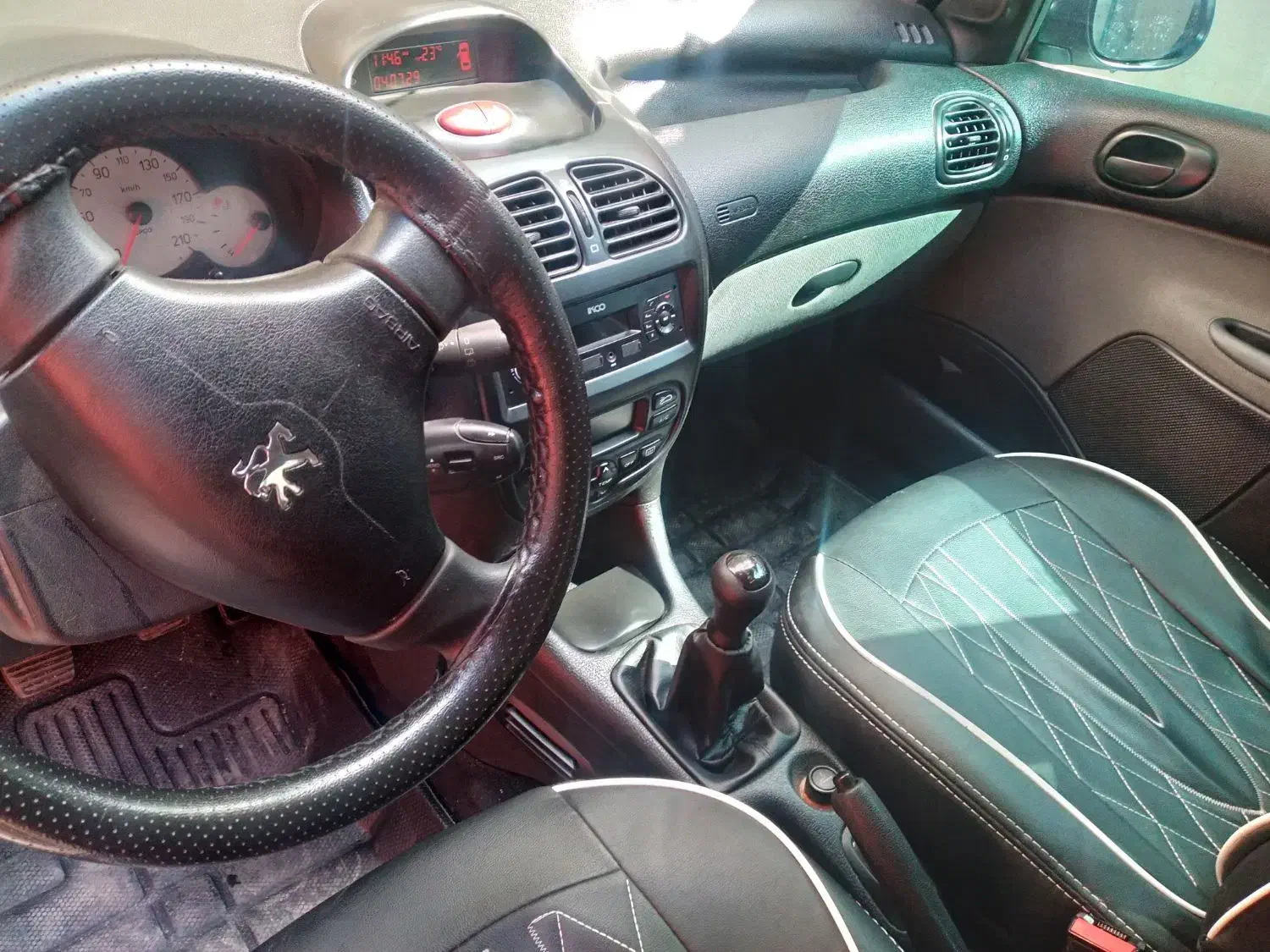 پژو۲۰۶مدل۴۰۱سقف‌پاناtu3|خودرو سواری و وانت|قوچان, |دیوار