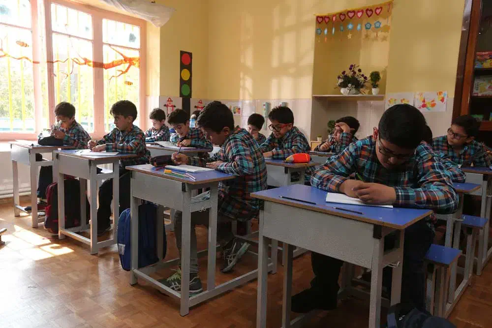 اجاره ساعتی کلاس در آموزشگاه با کمترین قیمت|اجارهٔ کوتاه‌مدت دفتر کار و فضای آموزشی|تبریز, |دیوار