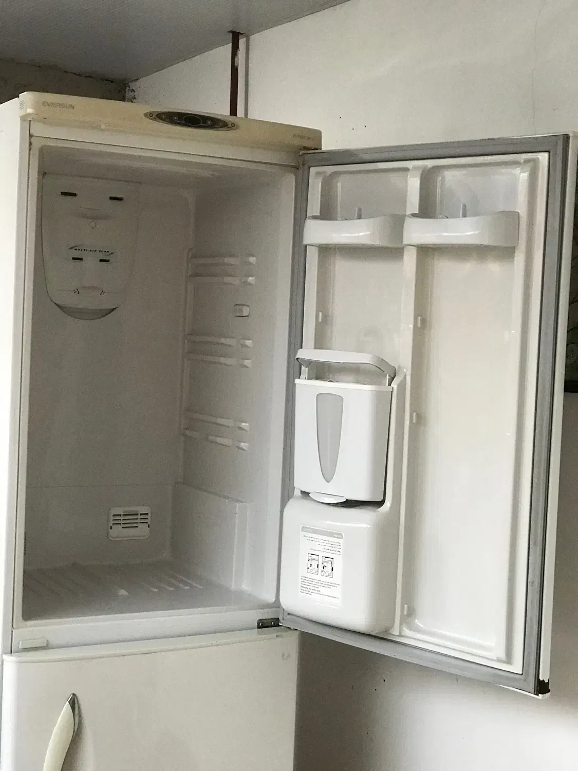 یخچال/درحد نو|یخچال و فریزر|رشت, دخانیات|دیوار