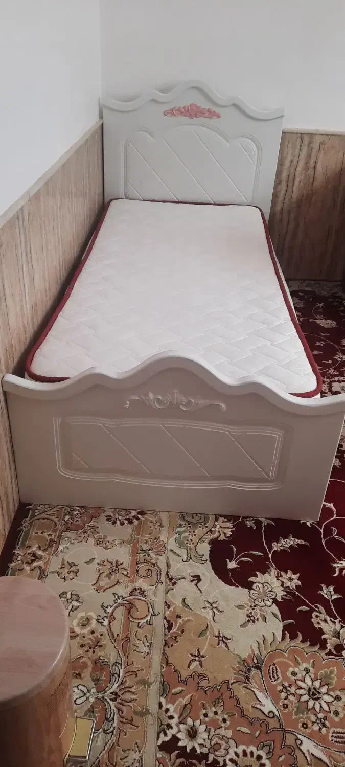 تخت و تشک ۱ نفره|تخت و سرویس خواب|آباده, |دیوار