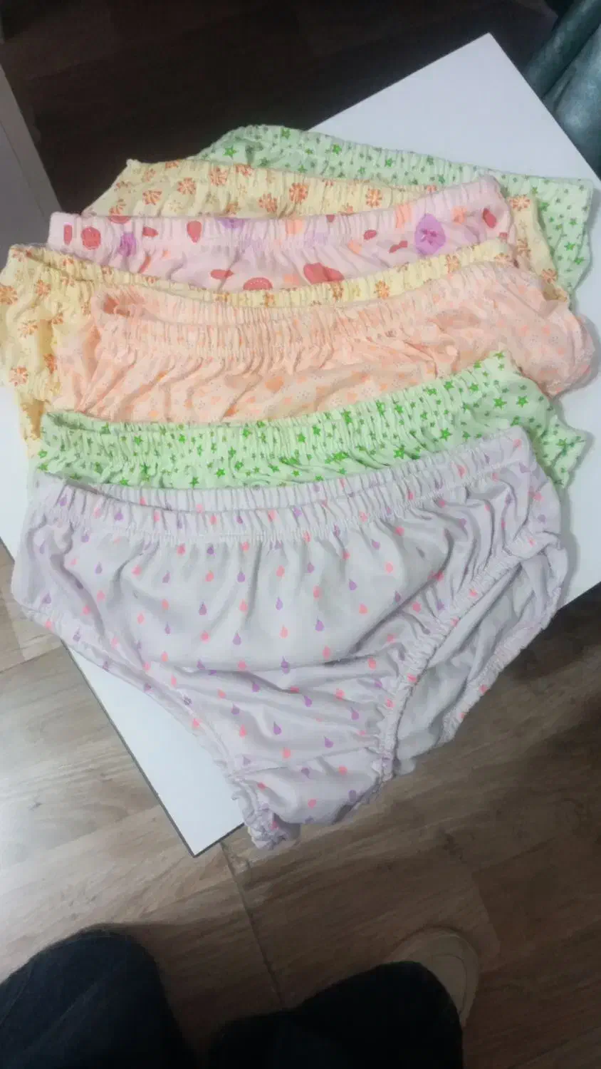 زیرپوش|لباس|رشت, انصاری|دیوار