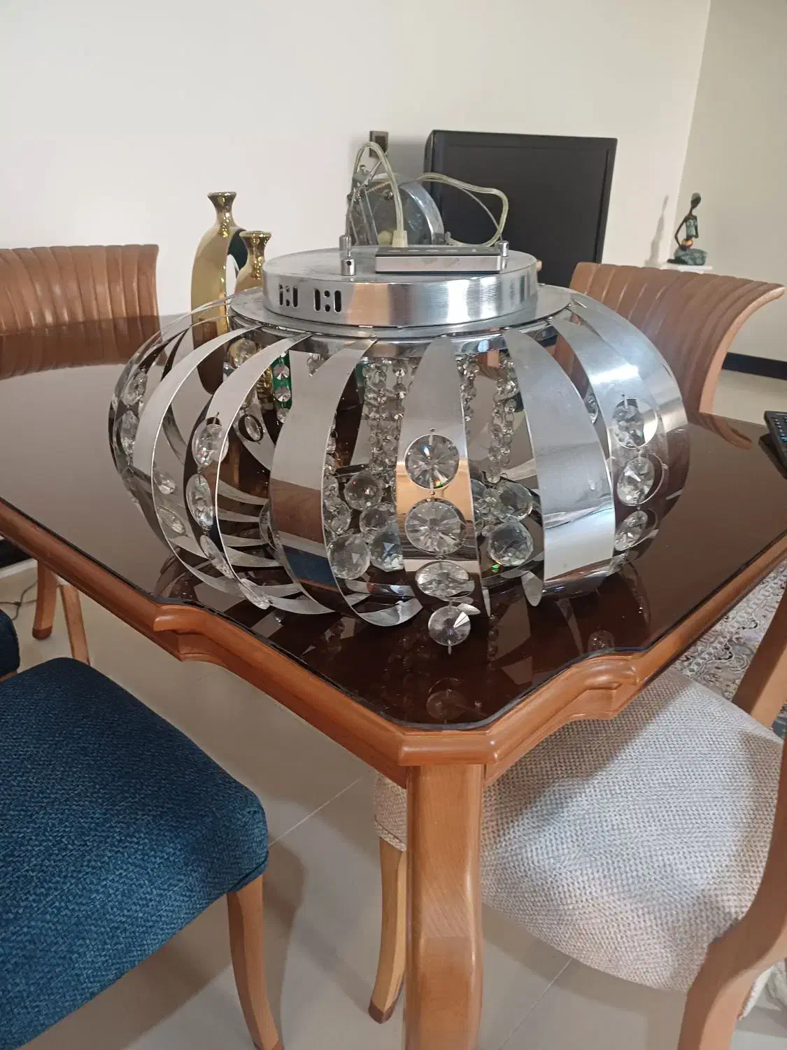 لوستر همراه با کنترل که از کنترل استفاده نشده|لوستر و چراغ آویز|تهران, آبشار تهران (دریاچه)|دیوار