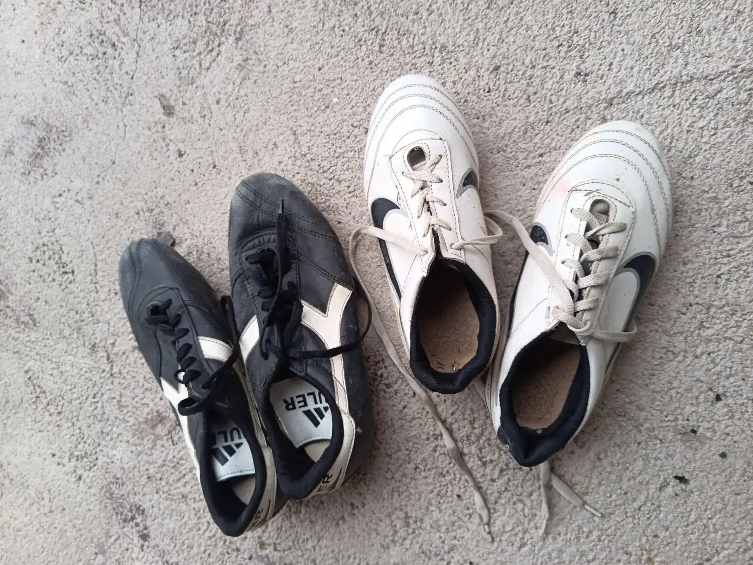 کفش فوتبال چمن|کیف، کفش، کمربند|رشت, چله خانه|دیوار