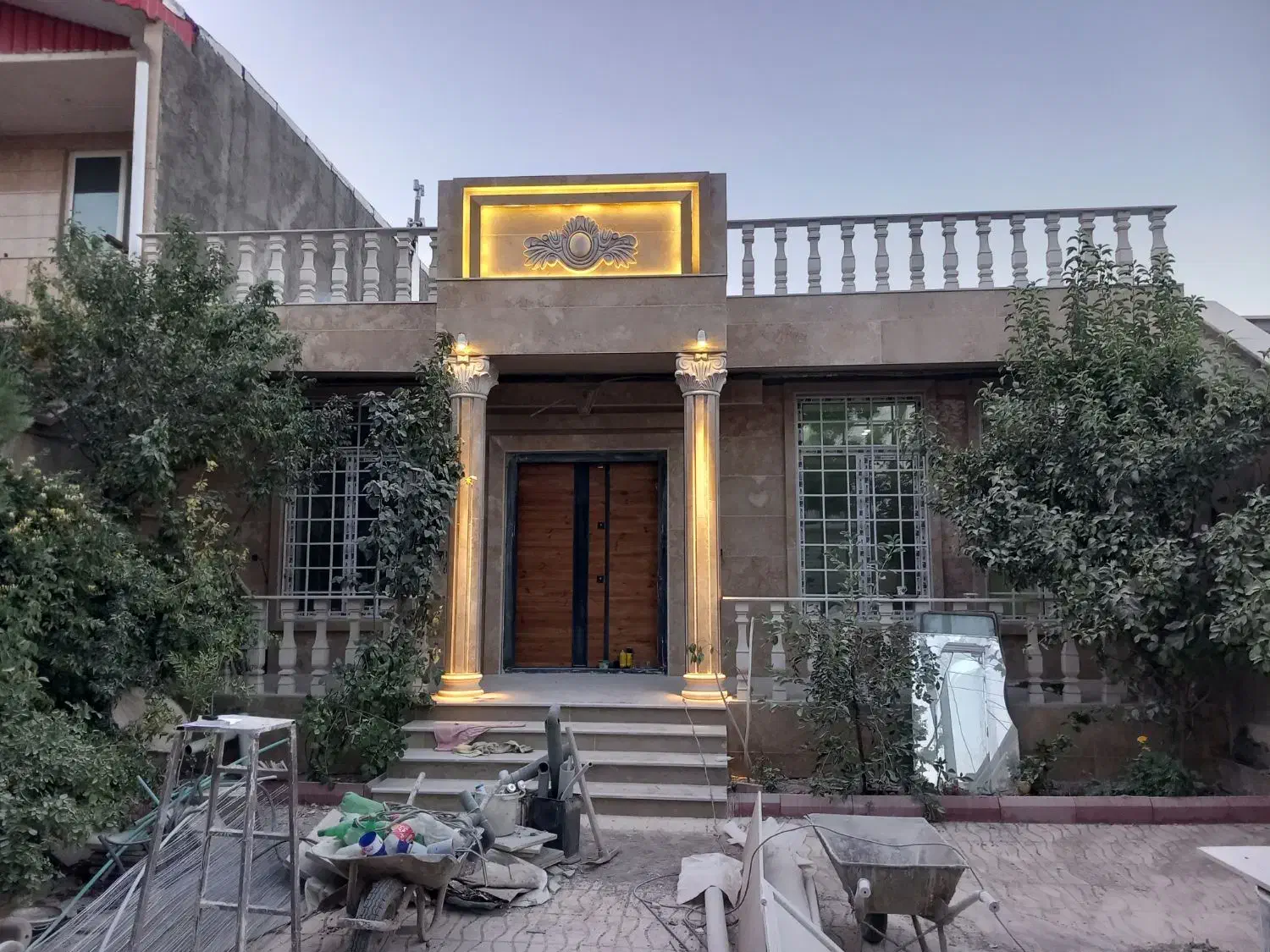 خدمات کاشی کاری و نما|خدمات پیشه و مهارت|میانه, |دیوار