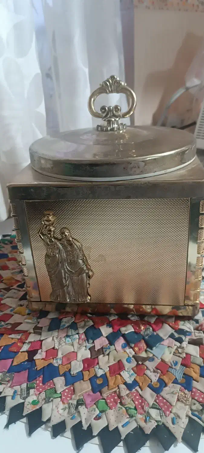 یخدان قدیمی|کلکسیون اشیاء عتیقه|همدان, |دیوار