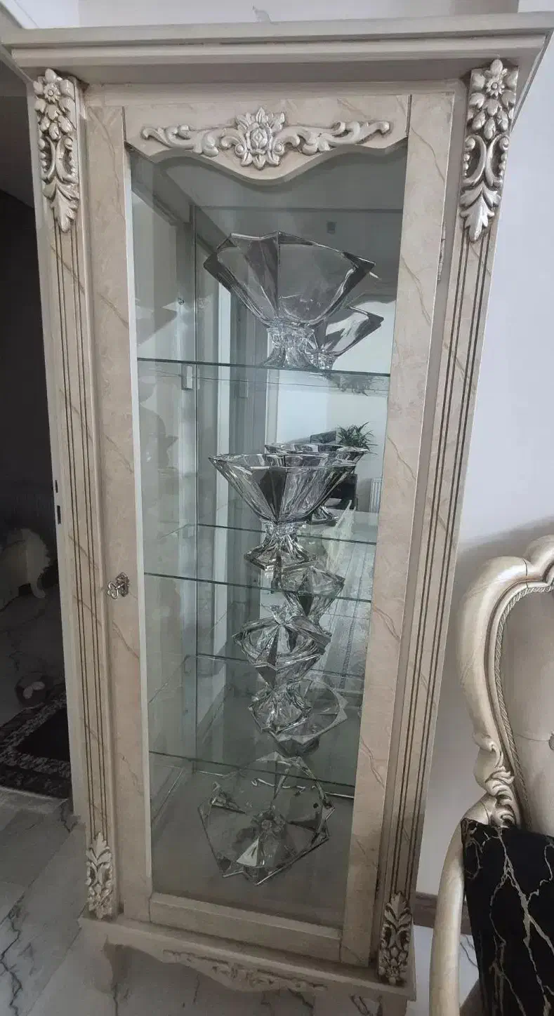 بوفه پتینه بدون خط و خش|بوفه، ویترین، کنسول|تهران, دهم فروردین|دیوار