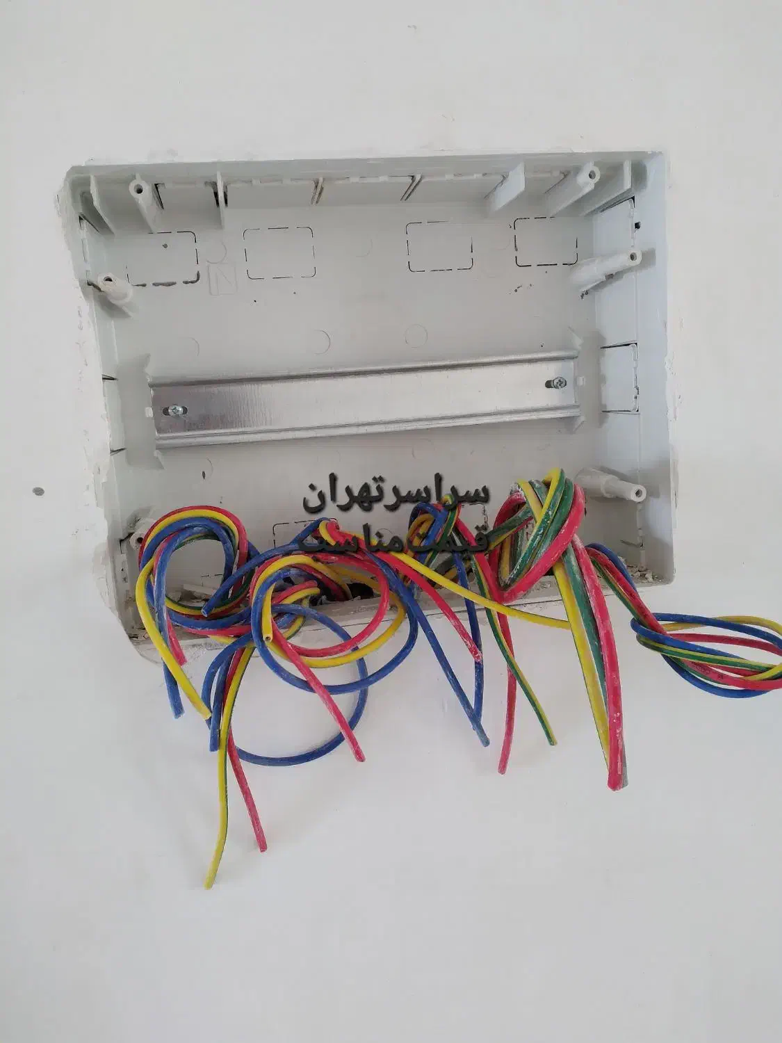 برقکار‌برقکاری‌برق‌کارسرویس‌کولرشهداپیروزی‌نبردصفا|خدمات پیشه و مهارت|تهران, نیروی هوایی (پیروزی)|دیوار