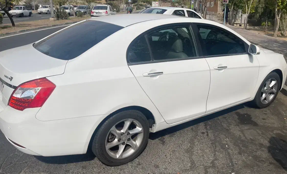 جیلی امگرند ۷ اتومات|خودرو سواری و وانت|تهران, گلستان (شهرک راه آهن)|دیوار