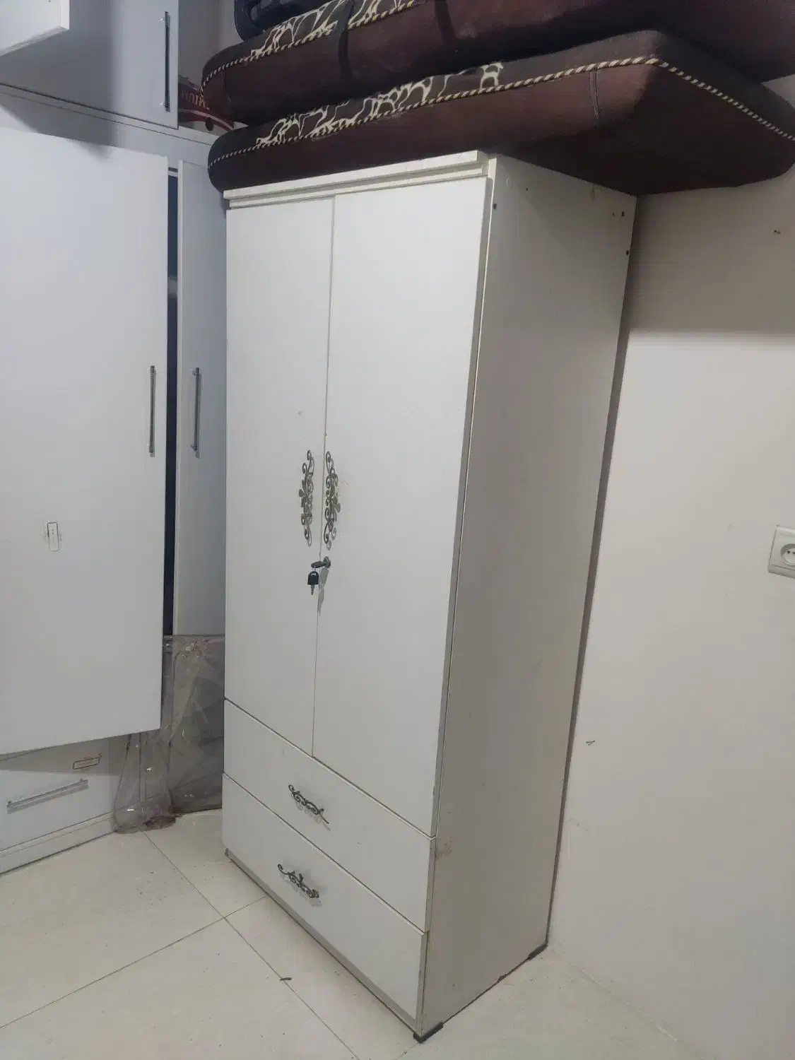 کمد دو کشابه قفل دار|جاکفشی، کمد، دراور|اصفهان, محمودیه|دیوار