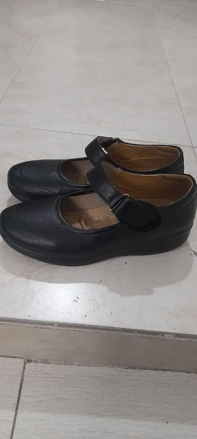 کفش|کیف، کفش، کمربند|اسفراین, |دیوار