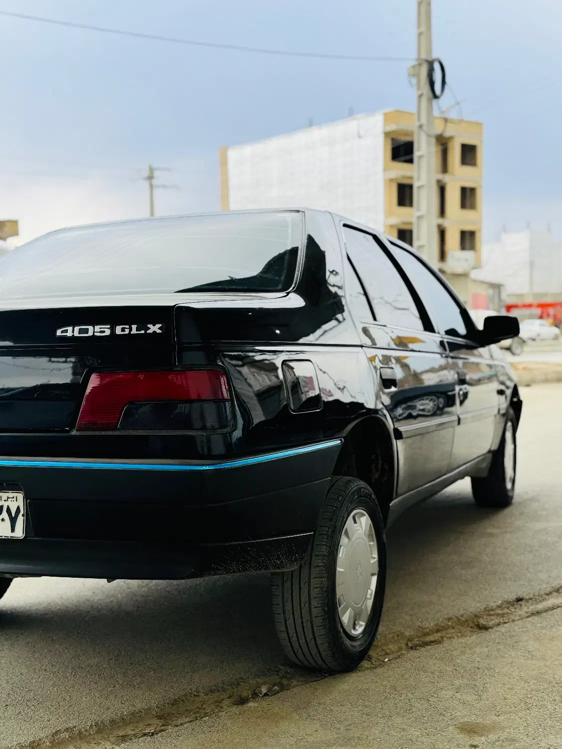 ۴۰۵ مدل۸۳|خودرو سواری و وانت|بانه, |دیوار