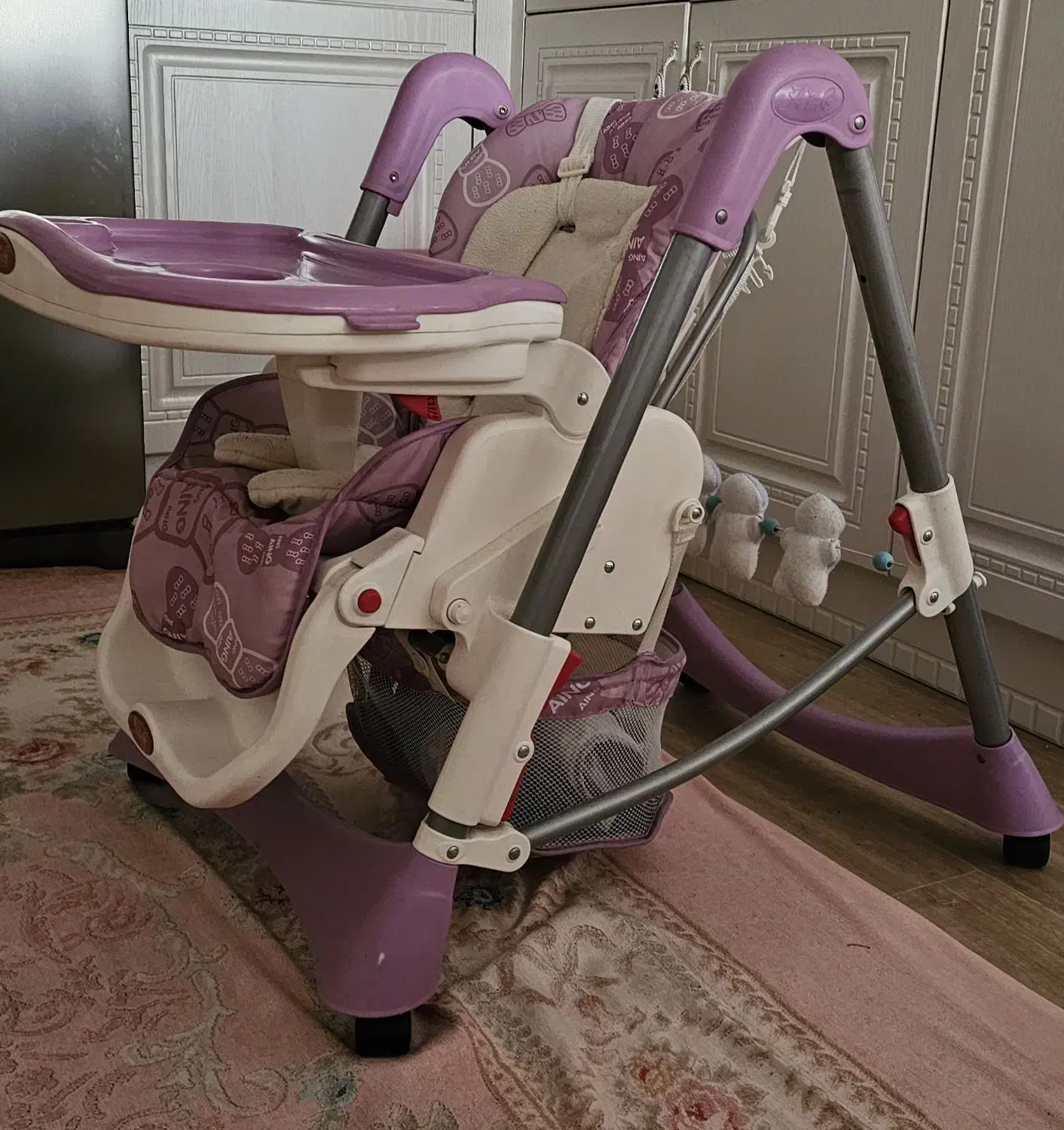 صندلی غذای کودک مارک AING|تخت و صندلی بچه|فردیس, منظریه|دیوار