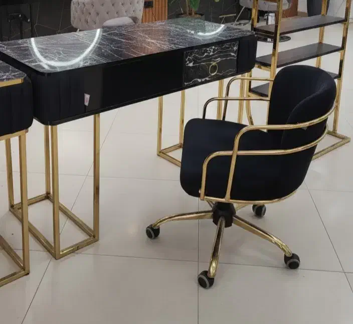 آینه چراخ دار صندلی اصلاح تخت کمد صندلی ناخن|آرایشگاه و سالنهای زیبایی|مراغه, |دیوار