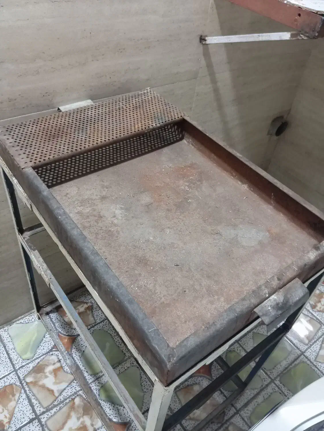 منقل|ظروف پخت‌وپز|اهواز, منبع اب|دیوار