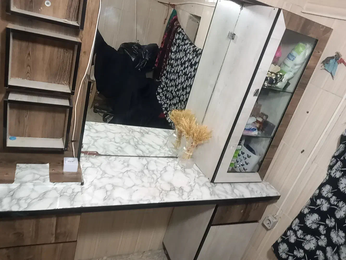 میز آرایشگاه|آرایشگاه و سالنهای زیبایی|مهران (ایلام), |دیوار