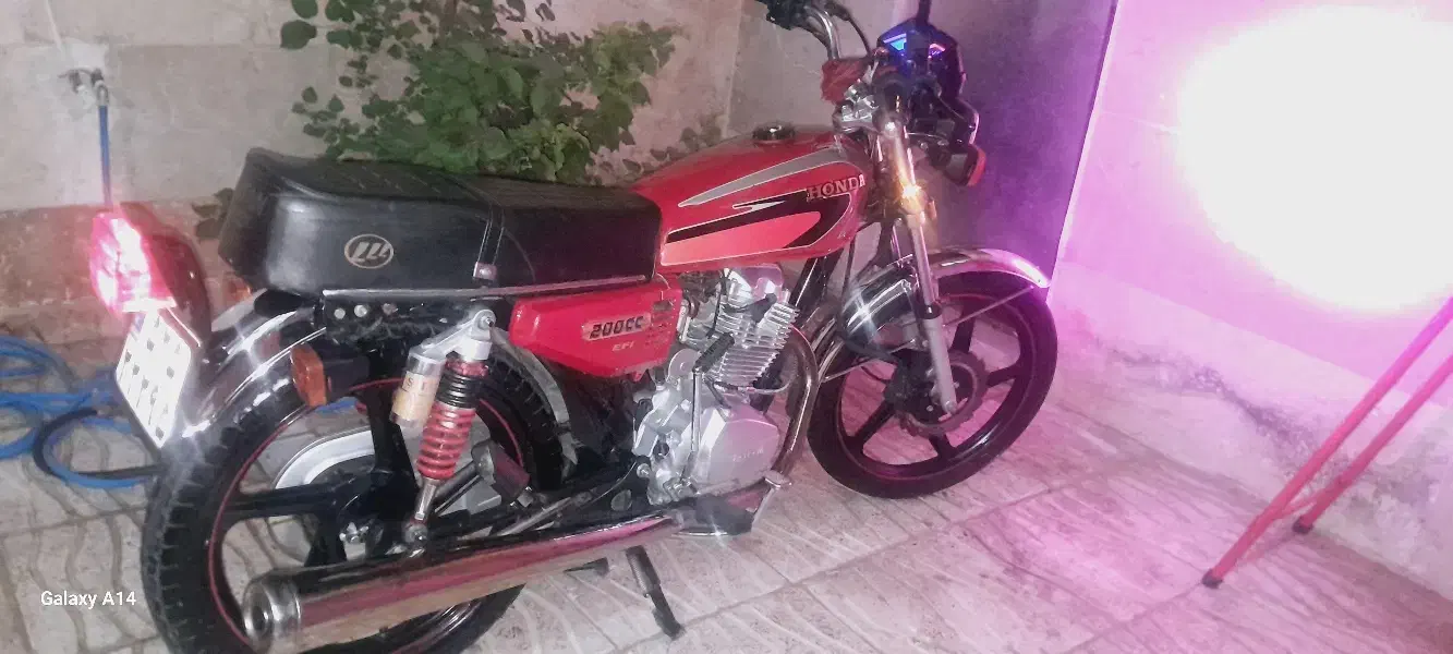 لیفان ۲۰۰ در حد|موتورسیکلت|اراک, |دیوار