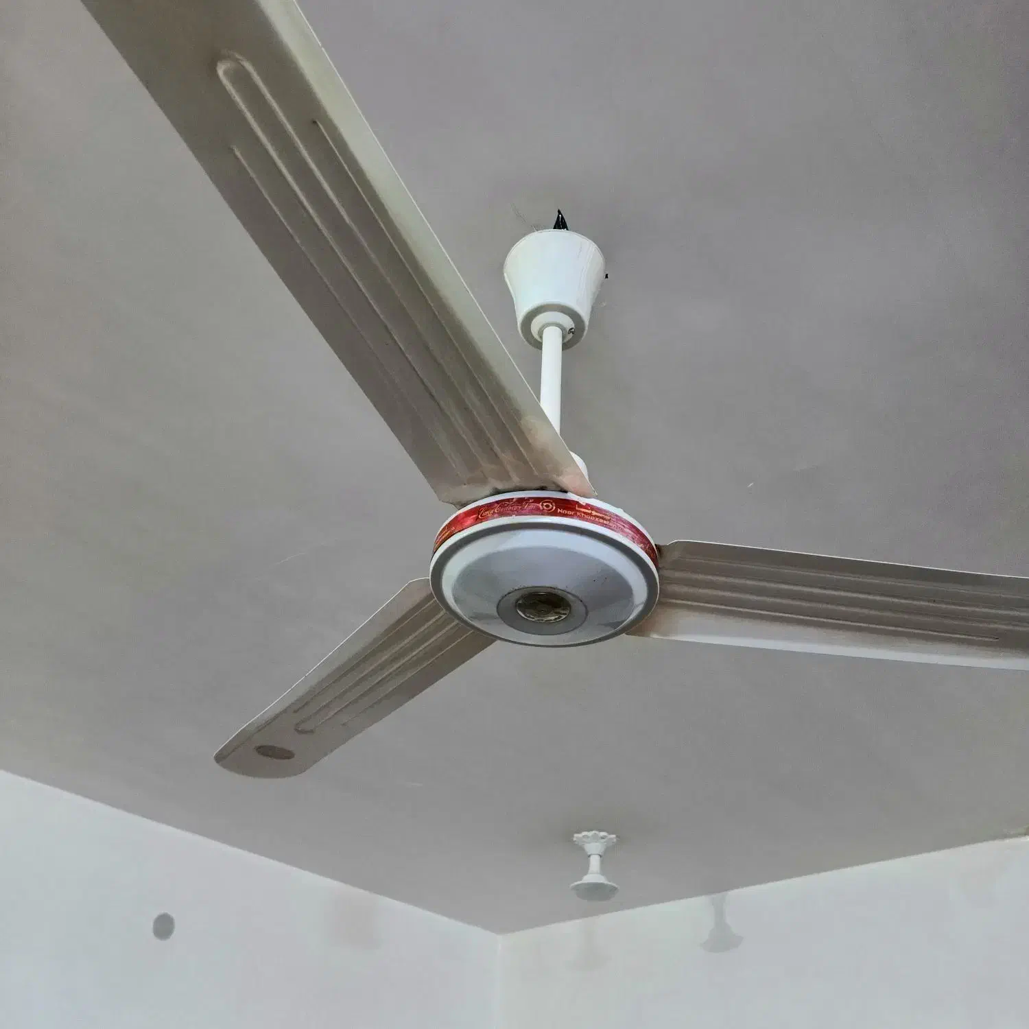 پنکه سقفی|پنکه و تصفیه‌کنندهٔ هوا|خرمشهر, |دیوار