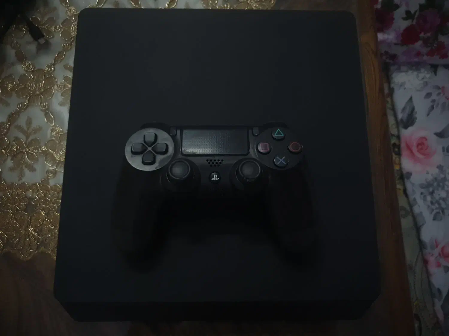 یک دستگاه پی اس فور|کنسول، بازی ویدئویی و آنلاین|تهران, حکیمیه|دیوار