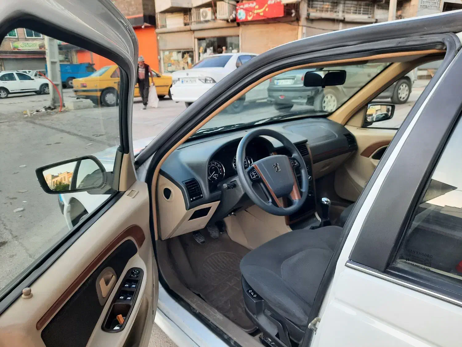 پژوپارس مدل ۱۳۸۵اتاق تعویض۱۴۰۴|خودرو سواری و وانت|کرمانشاه, |دیوار