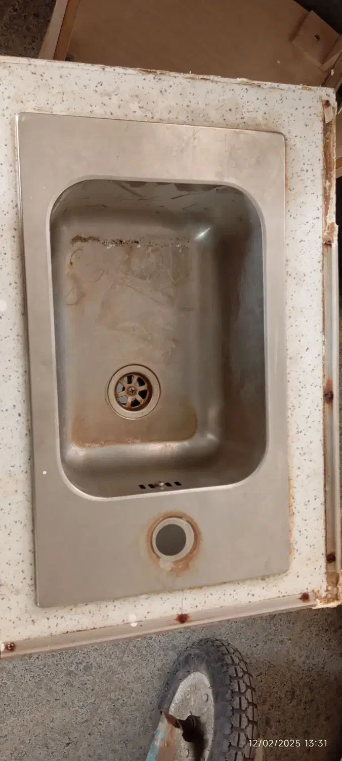 سینک و آبچکان|آب‌چکان و نظم‌دهنده ظروف|پرند, فاز ۵|دیوار