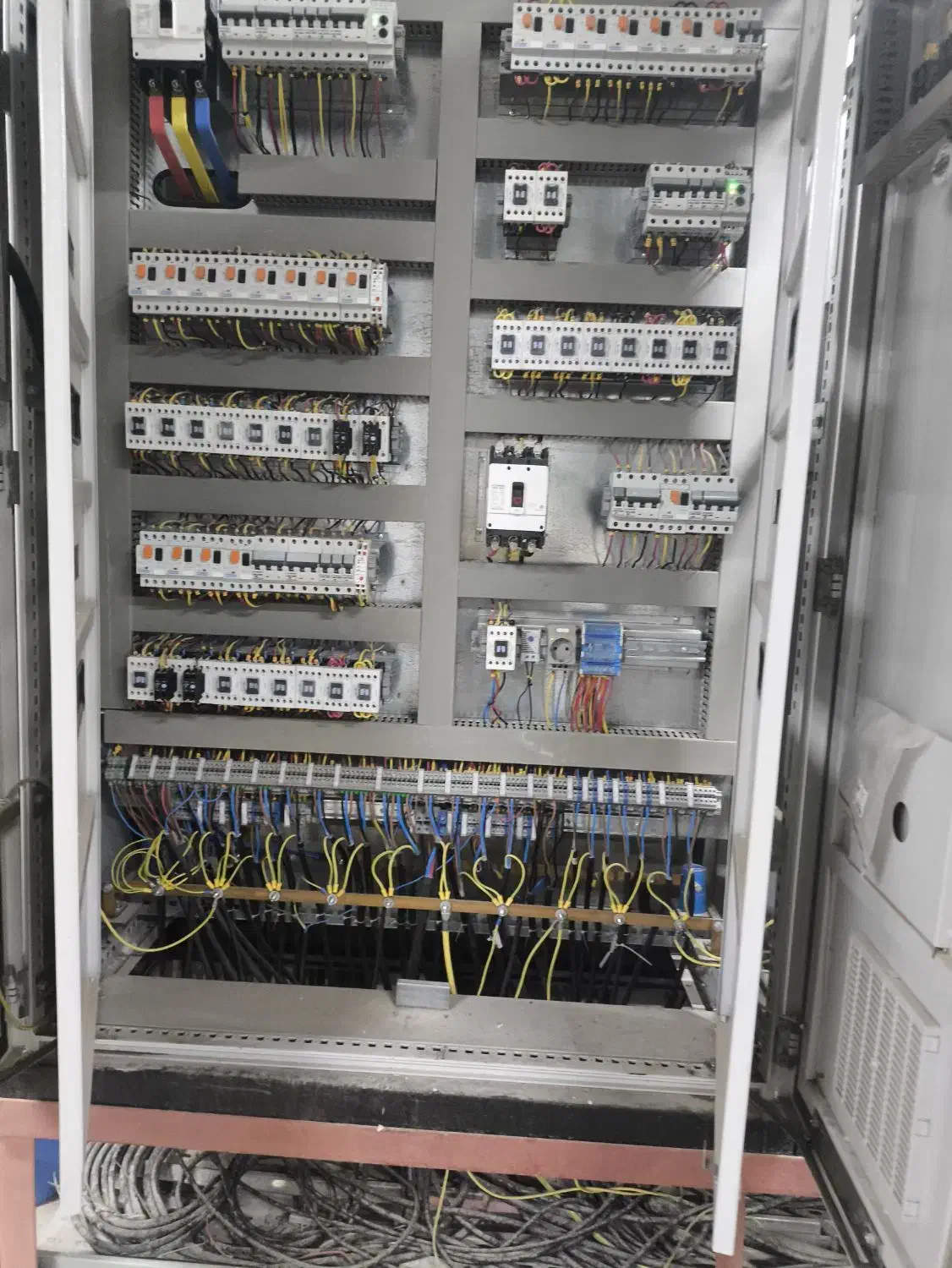 خدمات برق صنعتیpersian Gulf|خدمات پیشه و مهارت|اصفهان, قهاب جنوبی|دیوار