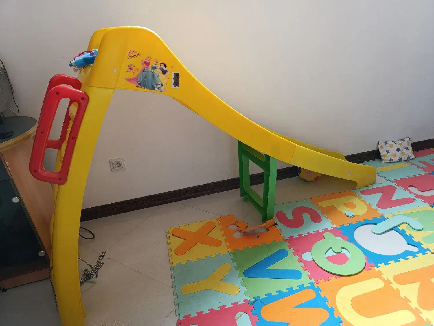 اسباب بازی تاب و سرسره|اسباب‌بازی بچه|کاشان, دانش|دیوار