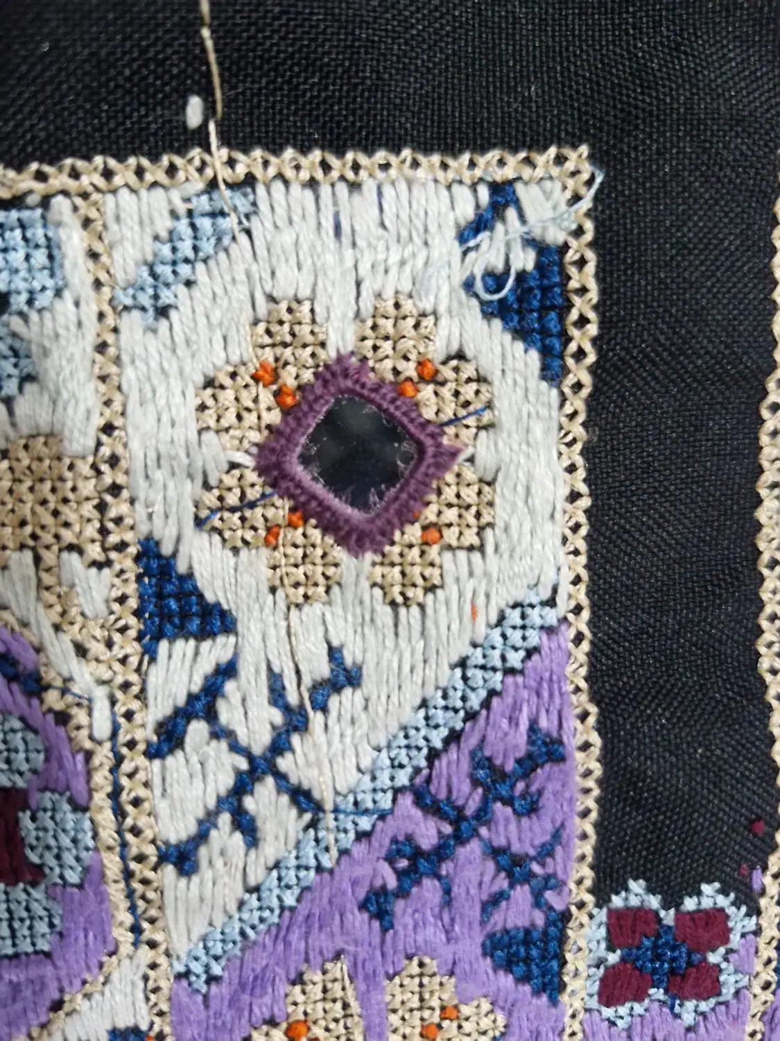 دوخت آینه|آینه|زاهدان, |دیوار