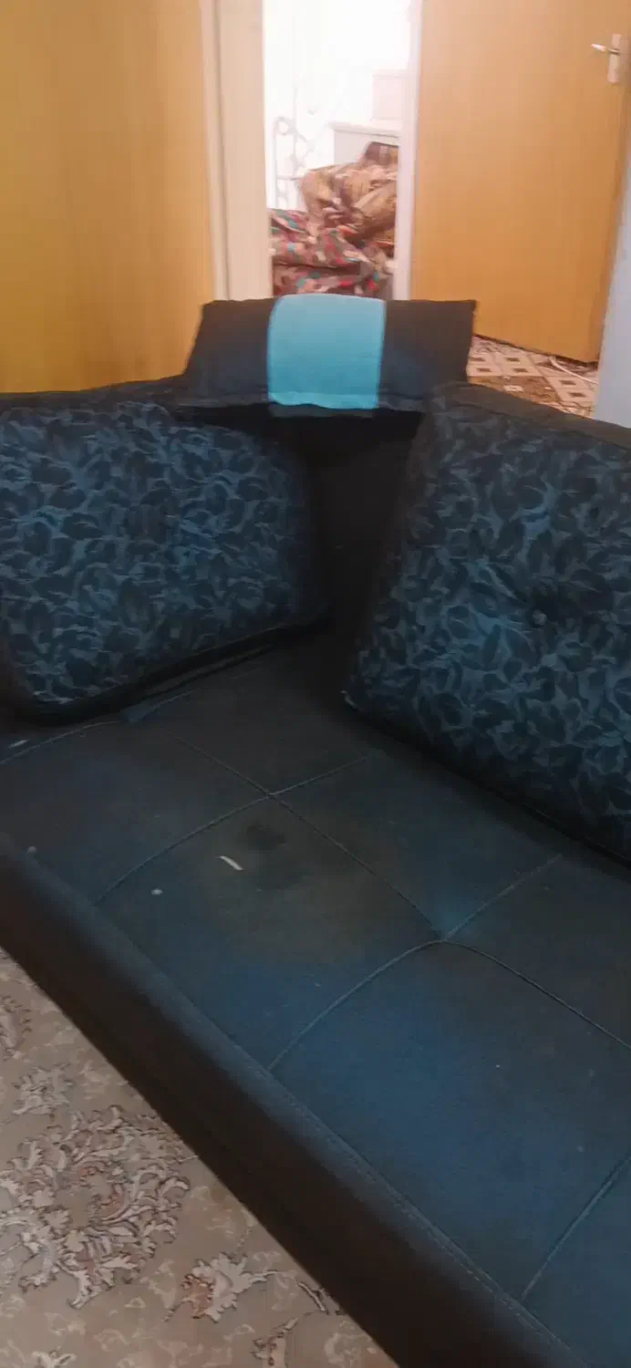 یک دست مبل راحتی هفت نفره|مبلمان خانگی و میز عسلی|شهرضا, |دیوار