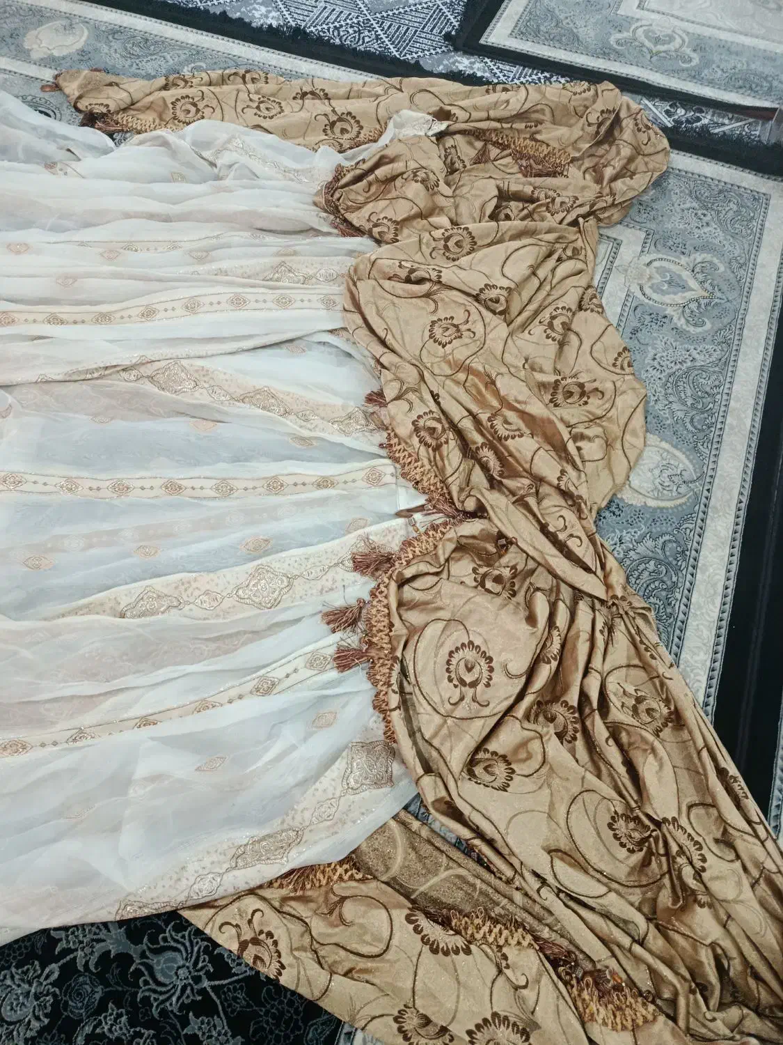 پرده در حدنو سالم وتمیز|پرده، رانر، رومیزی|کاشان, راوند|دیوار