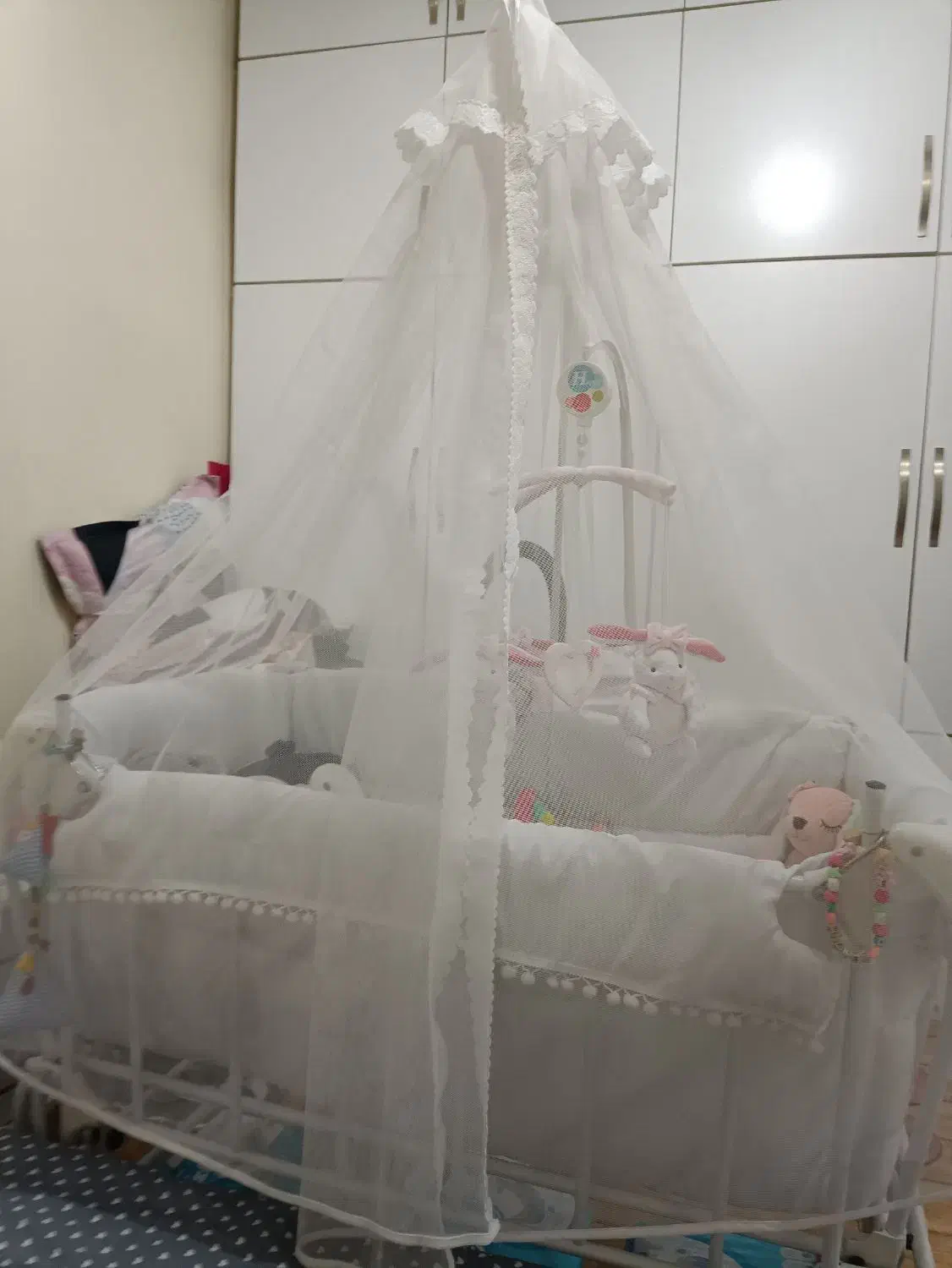 تخت کنار مادر|تخت و صندلی بچه|شهریار, شهریار|دیوار